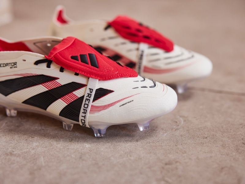 Giày bóng đá adidas predator 25