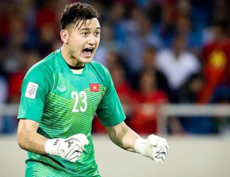 Găng tay thủ môn tầm trung có giá dao động từ 250.000Đ đến 350.000Đ