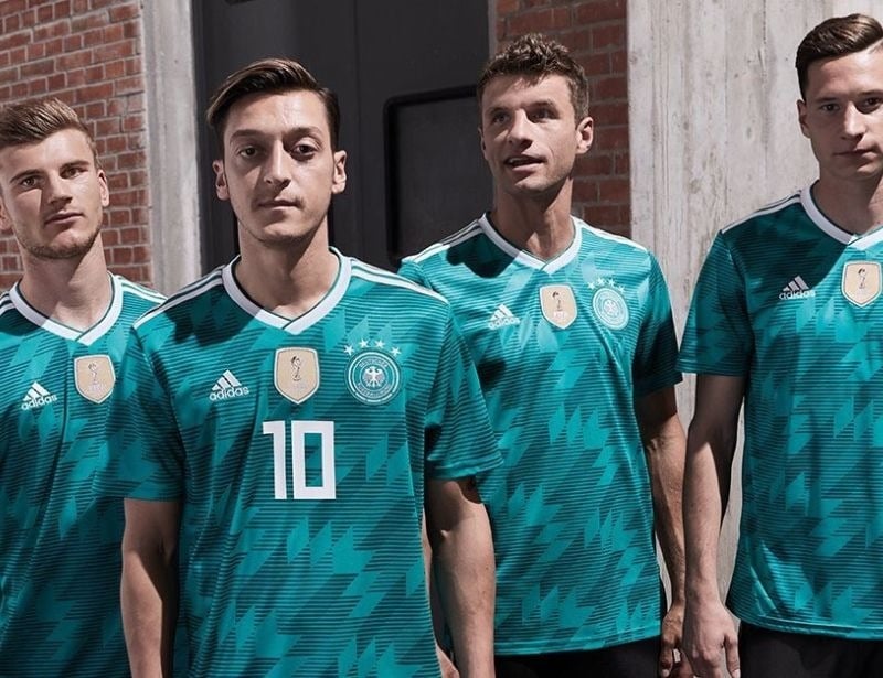 Áo đá bóng Adidas