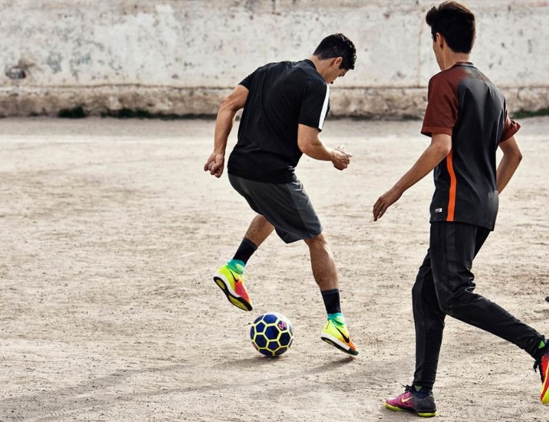 Đánh giá ưu, nhược điểm của giày Futsal đế IC