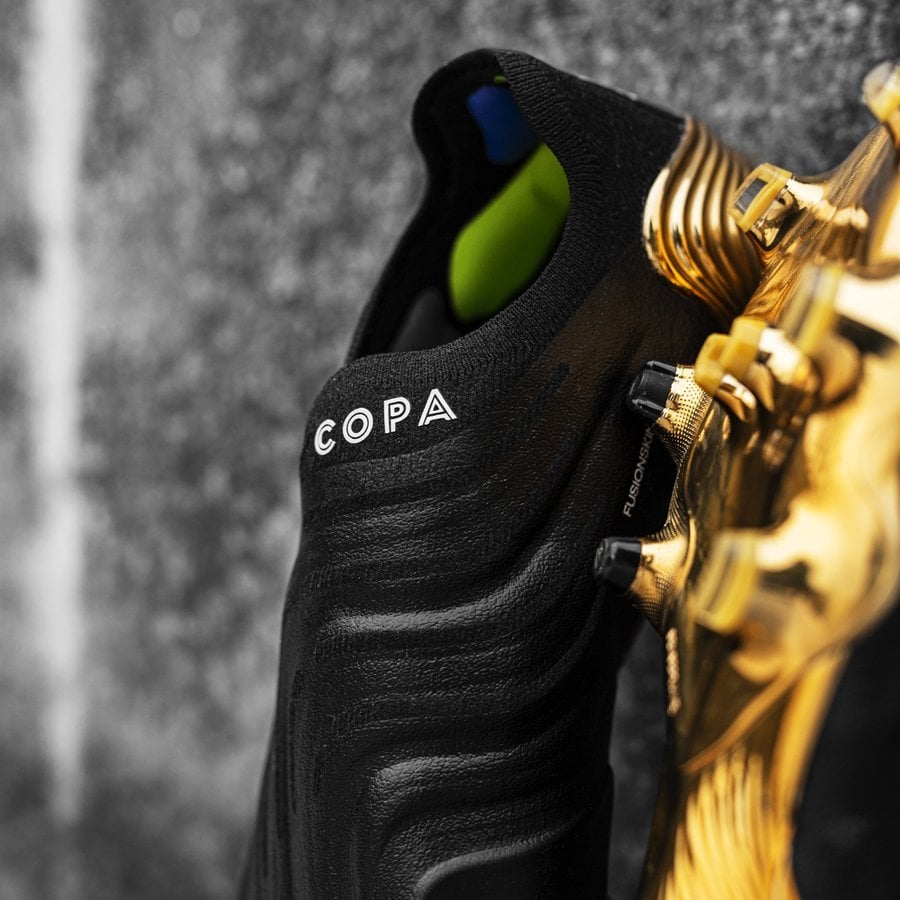 Giày đá bóng Adidas copa sense