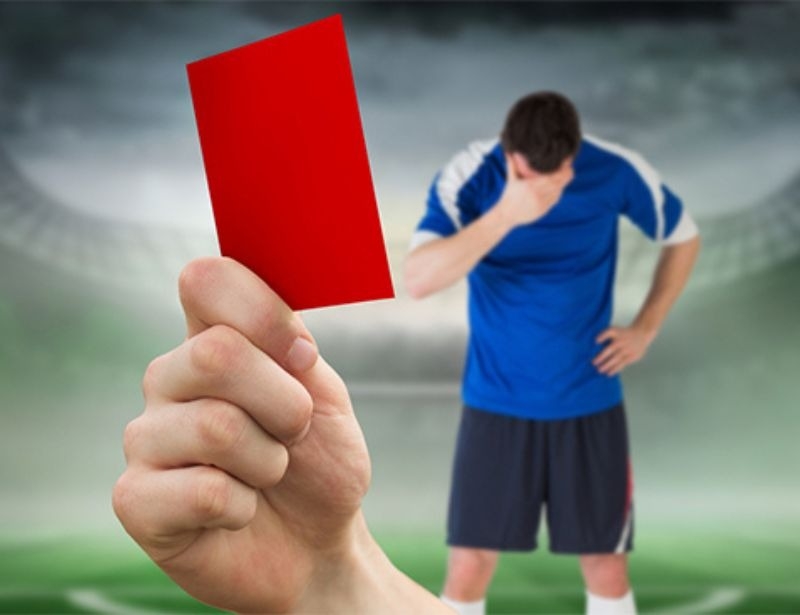 Lỗi thẻ đỏ