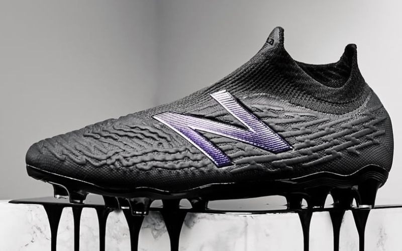 Đặc điểm chung của các đôi giày đá bóng New Balance