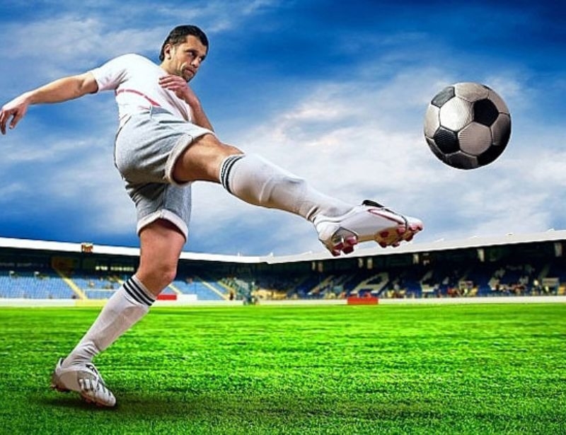 Mua bóng đá chính hãng giá tầm trung tại đâu uy tín?