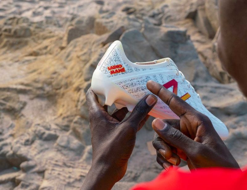 Giày đá bóng New Balance