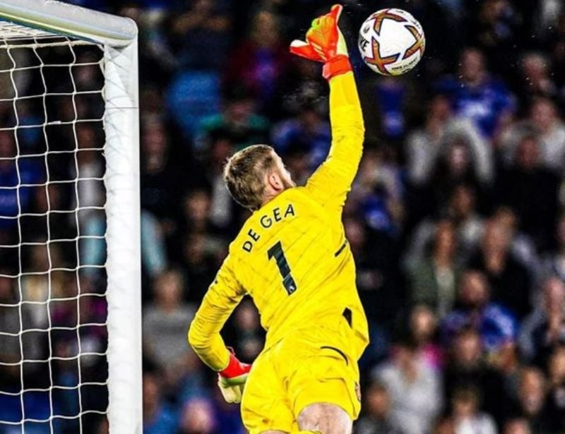 Lên chiến thuật cùng đồng đội trước trận đấu