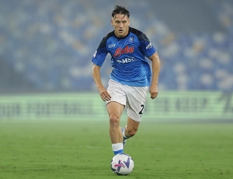  Tiền vệ phòng ngự