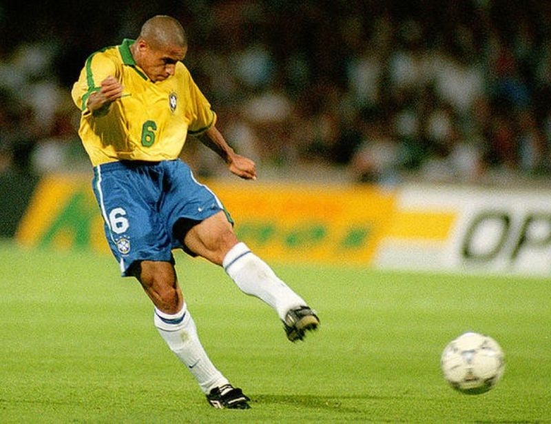 Tiền đạo cần tốc độ và rê bóng tốt